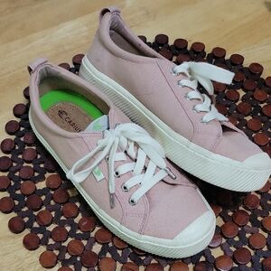 Cariuma Women's Blush Canvas Sneakers